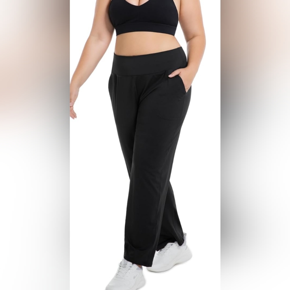 🆕 Women's PLUS SIZE Black Cropped Yoga Pants With Pockets